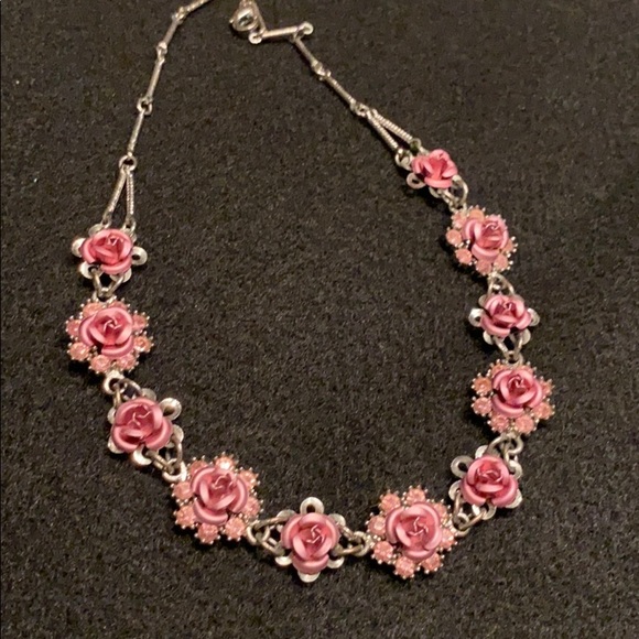 Rose necklace, 17 1/2 inch adjustable necklace - Picture 3 of 6